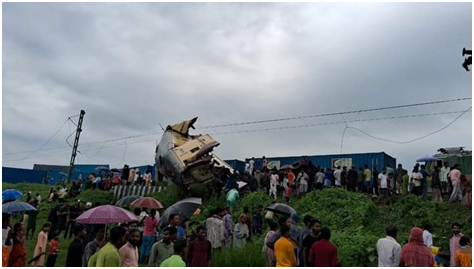 5 Dead After Kanchanjungha Express Collides with Goods Train near Bengal's New Jalpaiguri; Rescue Ops On
