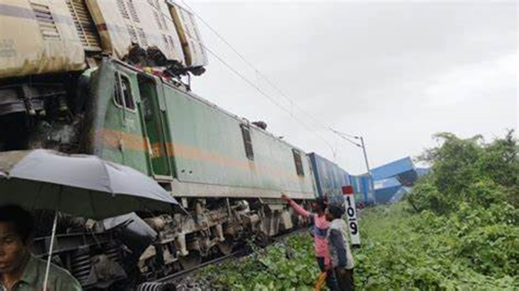Railways to hold probe into WB train accident