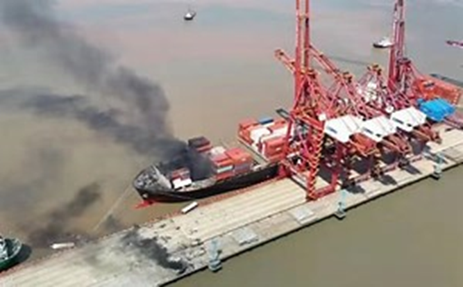 Explosion rocks port in East China's Zhejiang