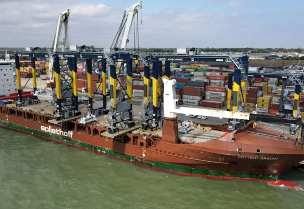 Port of Felixstowe takes delivery of five new automated electric RTG cranes